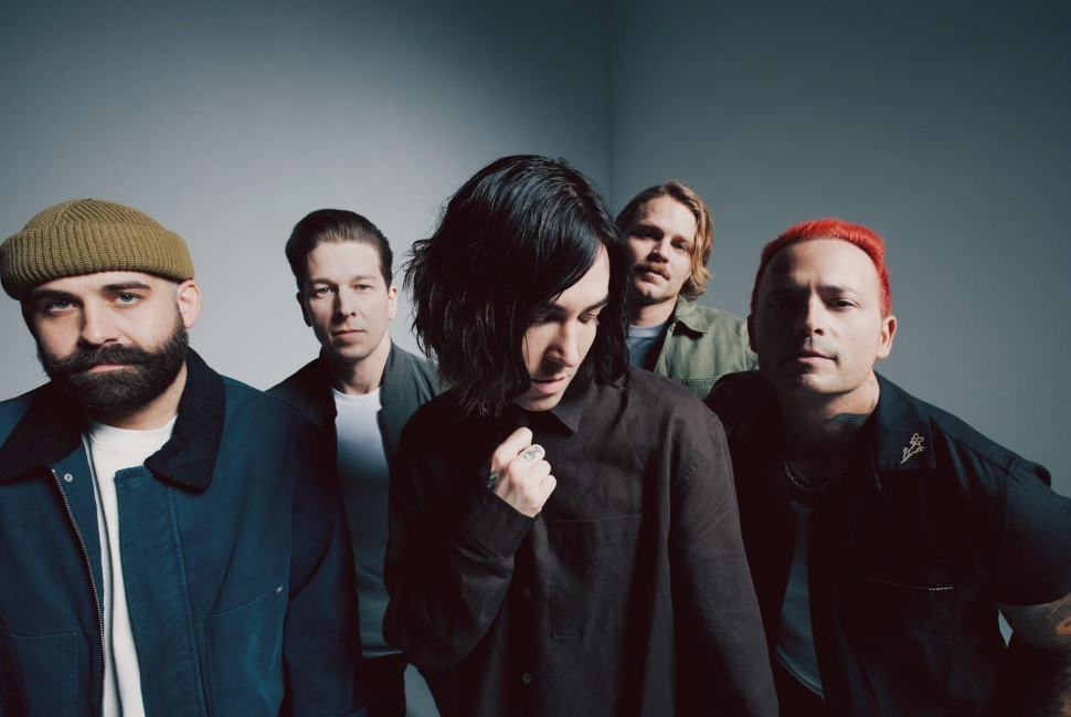 SLEEPING WITH SIRENS Release New Single "Paralyzed"